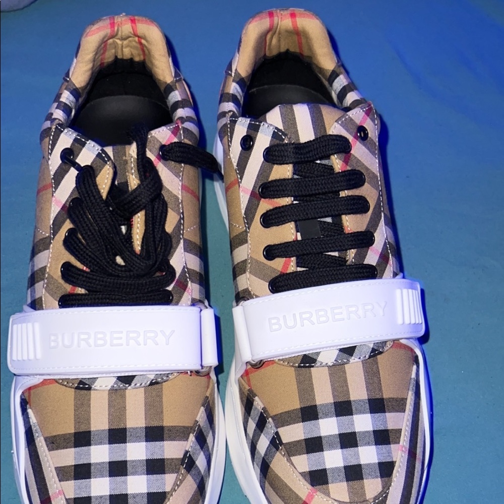 Burberry Regis Vintage check runaway sneakers. Size 9 in men. - Picture 3 of 4